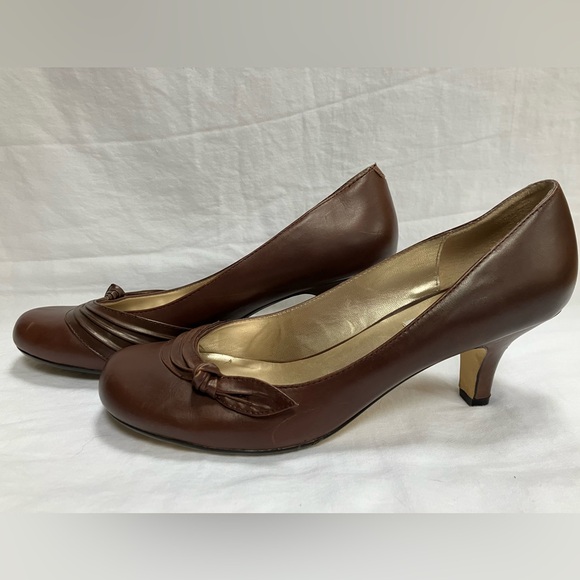 Steve Madden Vyktory Kitten Pumps size 8 - Picture 3 of 7